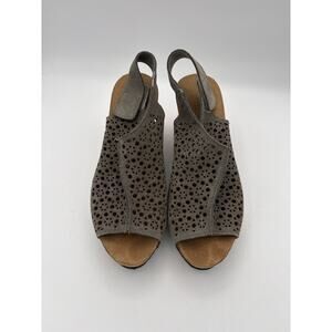 Women’s A. Giannetti Size 7.5 Stone Gray Suede Slingback Peeptoe Wedges